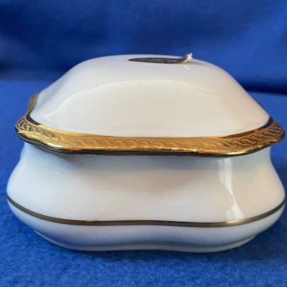 LIMOGES FRANCE Porcelain Trinket Box. NWT L’etoile Collection. - Picture 3 of 13